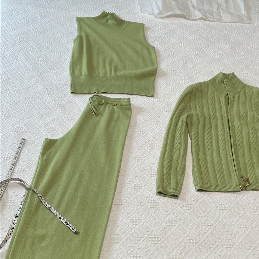 100% cashmere ST. JOHN Green cable Knit sweater - Picture 16 of 17